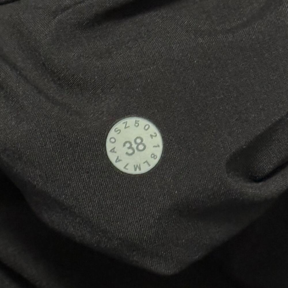 Lululemon Commission Shorts Slim Warpstreme 9" Inseam Black Athleisure Size 38 - Picture 6 of 11